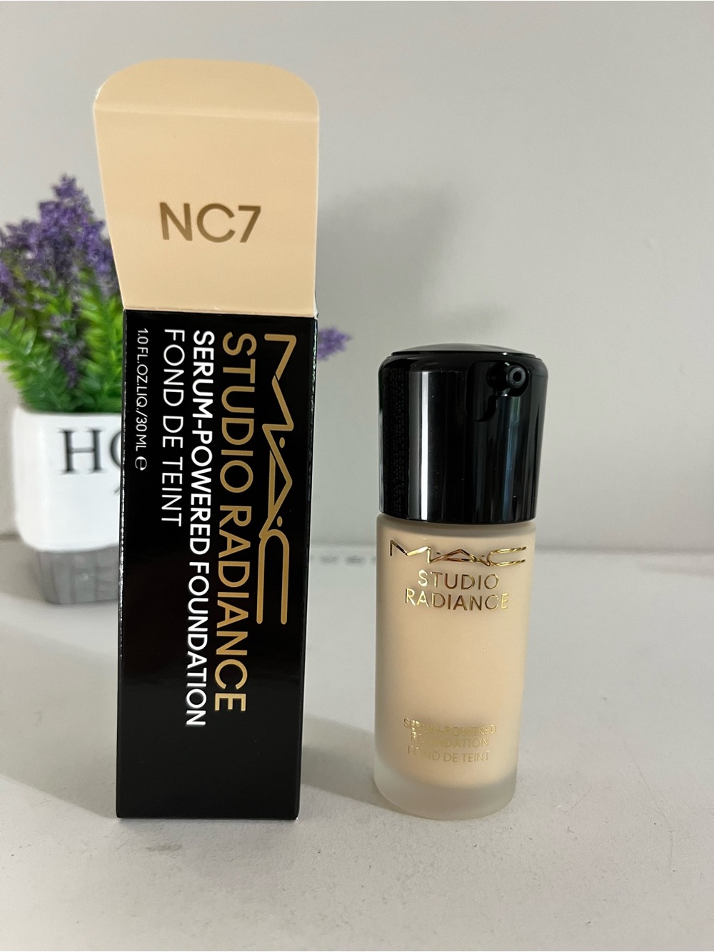 NC 7 ~ MAC Studio Radiance Serum-Powered Foundation W/ Hyaluronic Acid, 1 OZ